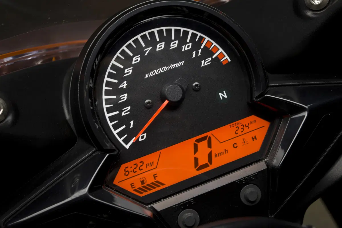 Honda CBR125R – CBR250R   (34)