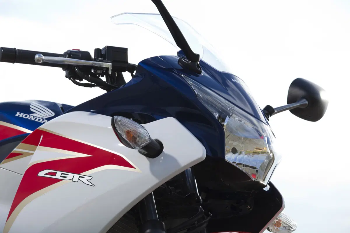 Honda CBR125R – CBR250R   (48)
