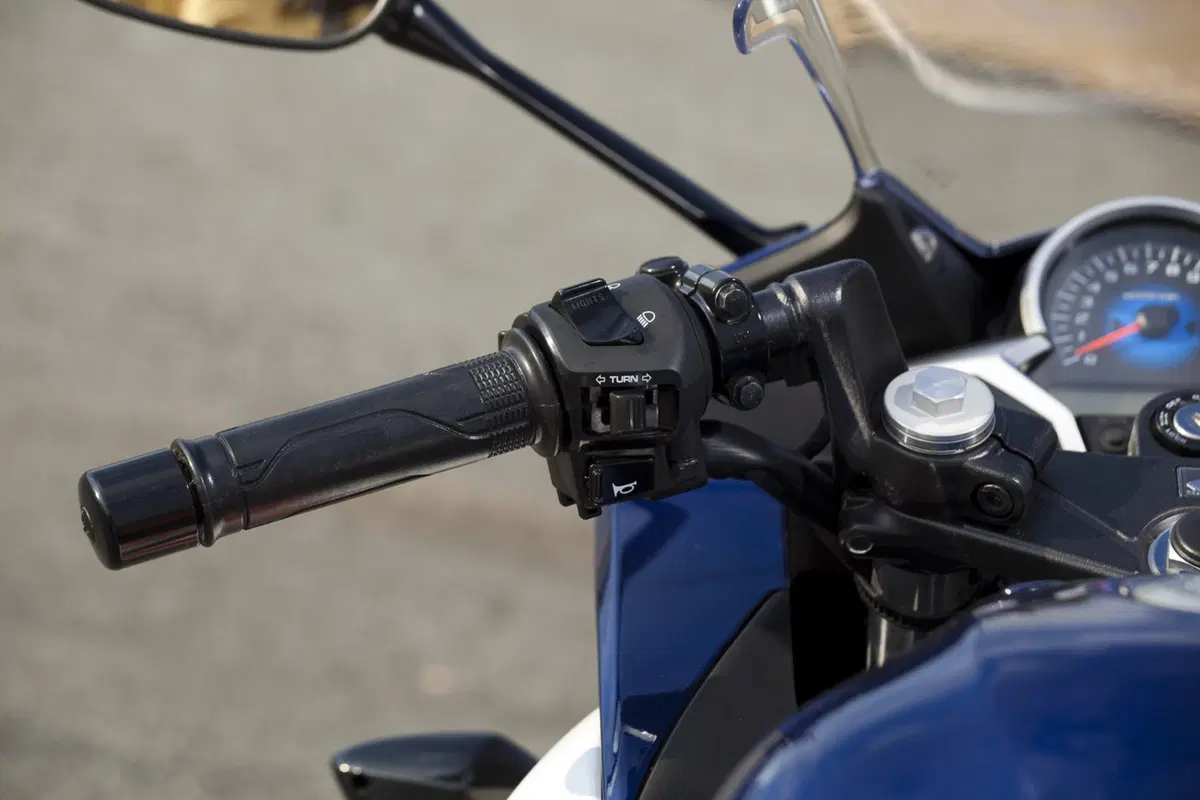 Honda CBR125R – CBR250R   (52)
