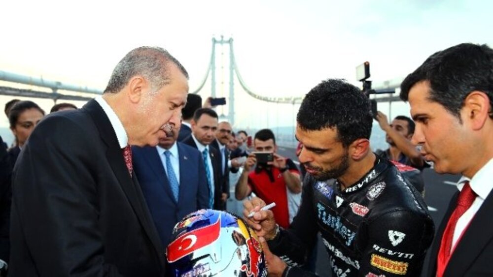 Erdogan e Sofuoglu all&#039;inaugirazione, con record, del ponte Osman Gazi
