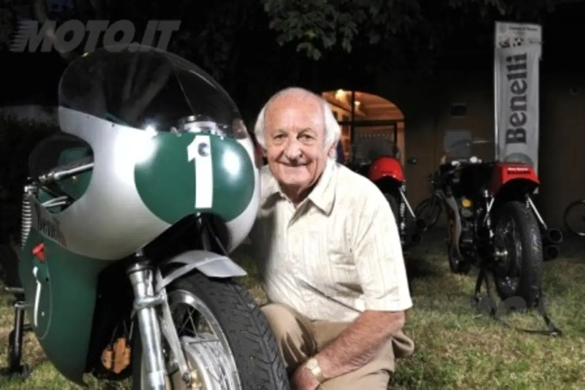 Kel Carruthers ha visitato la Benelli (4)