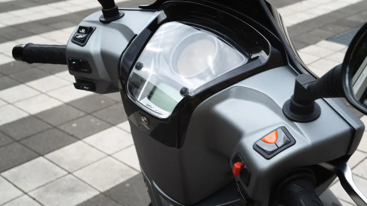 L'affare del momento: Kymco People S 300i ABS (5)