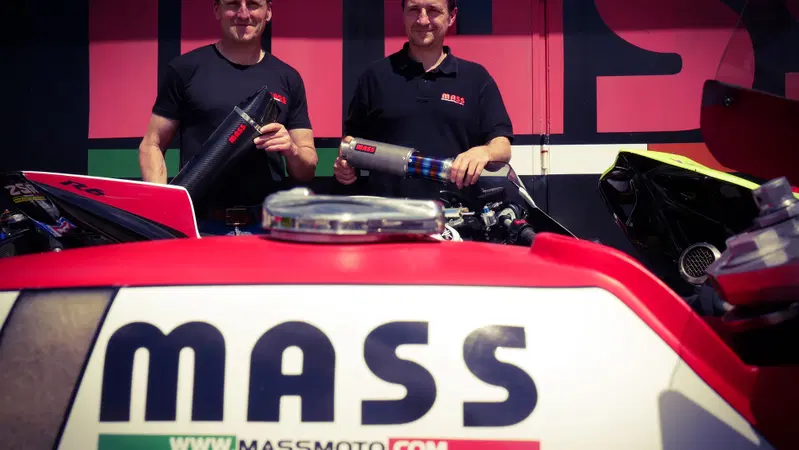 Artigiani da corsa: Antonio e Giancarlo Saitta (Mass moto)