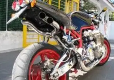Le Strane di Moto.it: Honda CBX 6 cilindri