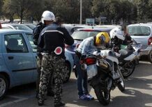 Cellulare alla guida. A Genova piovono multe con le moto civetta