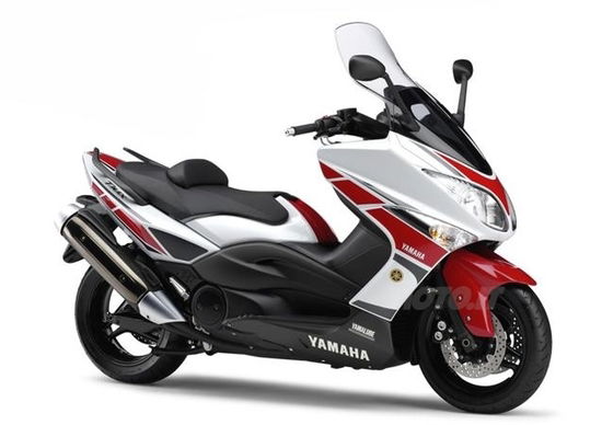 Yamaha T-MAX Anniversary 50°: lo vorreste anche in Italia?