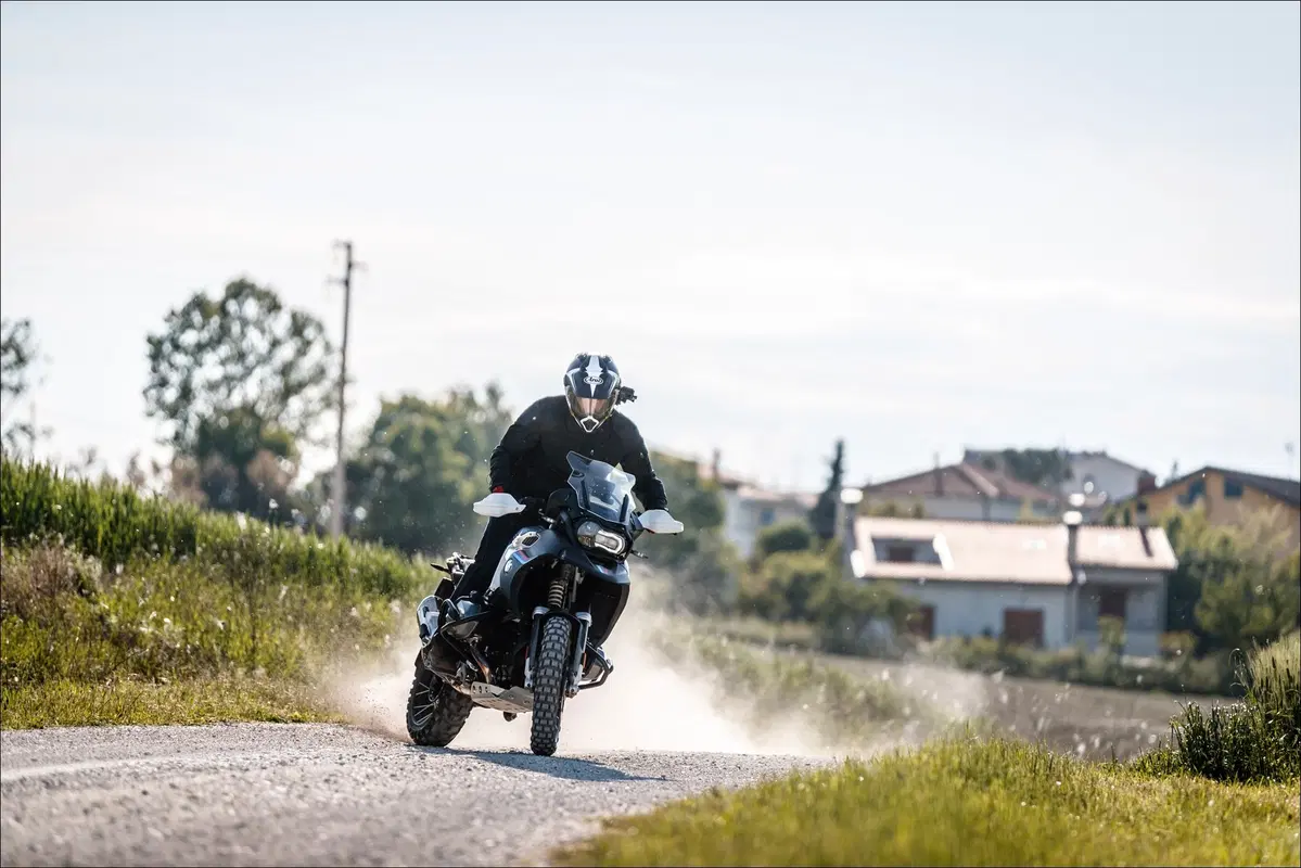 BMW GS Rad LC - KIT Unit Garage, TEST (3)