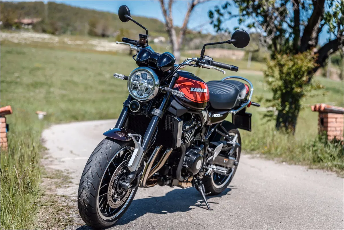 Le replicanti: Kawasaki Z900RS vs Suzuki Katana 1000 vs Triumph Speed Twin (5)