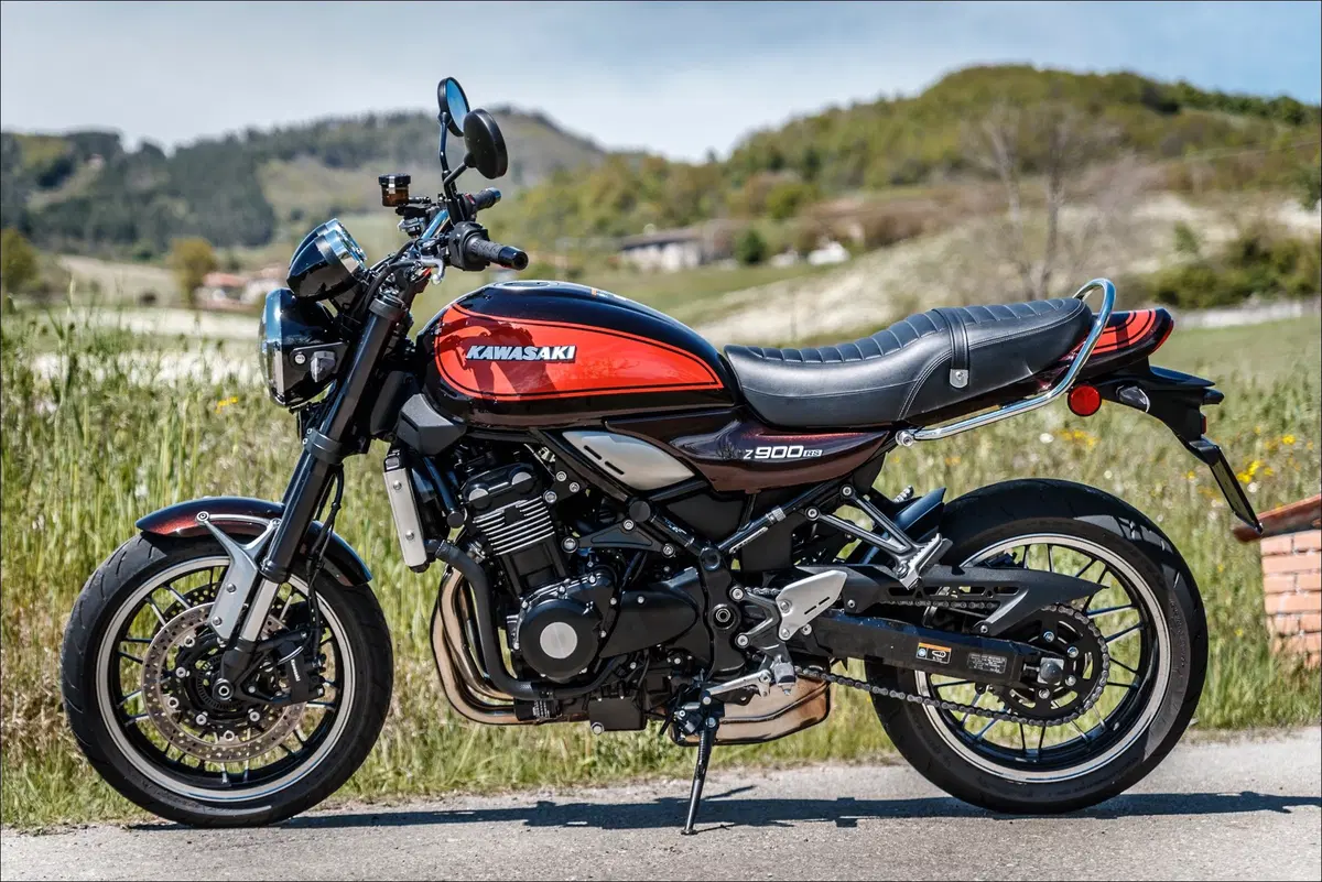 Le replicanti: Kawasaki Z900RS vs Suzuki Katana 1000 vs Triumph Speed Twin (2)