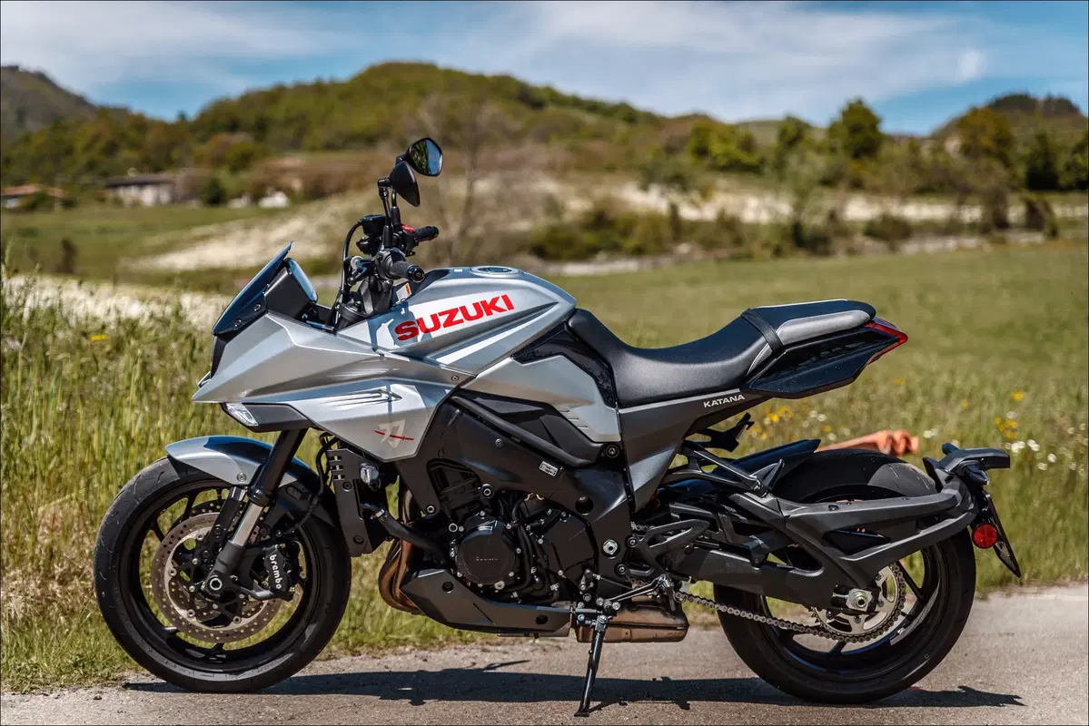 Le replicanti: Kawasaki Z900RS vs Suzuki Katana 1000 vs Triumph Speed Twin