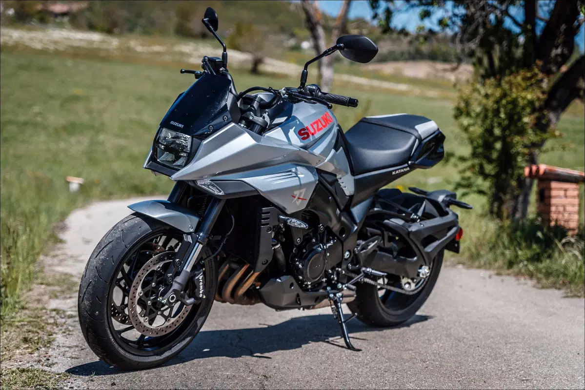 Le replicanti: Kawasaki Z900RS vs Suzuki Katana 1000 vs Triumph Speed Twin (5)