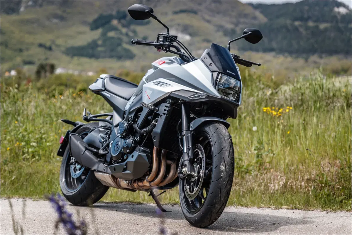 Le replicanti: Kawasaki Z900RS vs Suzuki Katana 1000 vs Triumph Speed Twin (4)