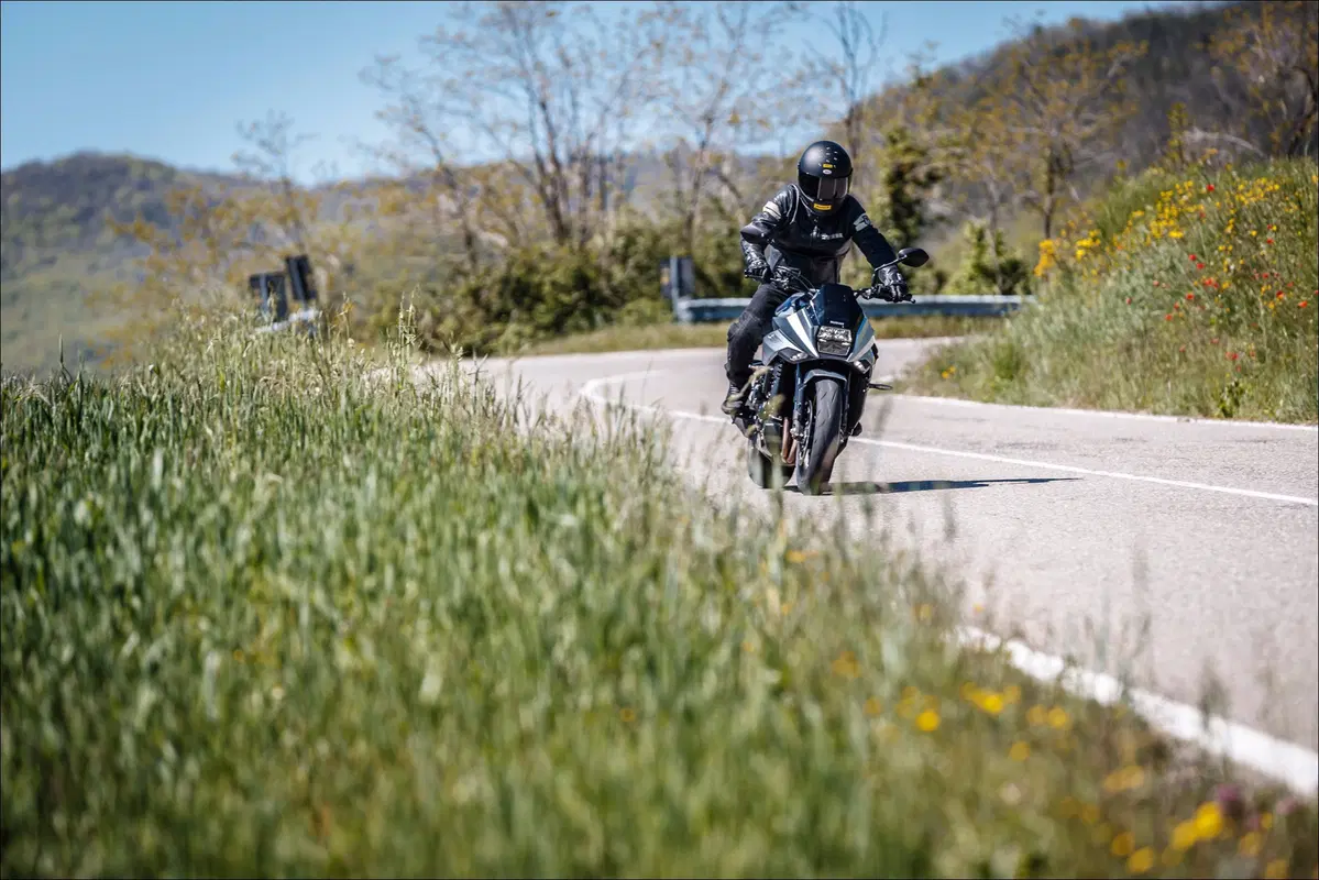 Le replicanti: Kawasaki Z900RS vs Suzuki Katana 1000 vs Triumph Speed Twin (2)