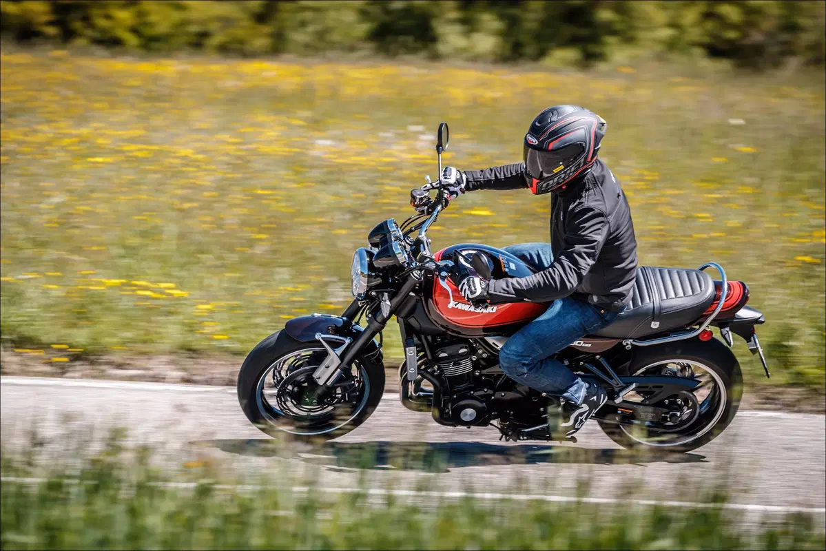 Le replicanti: Kawasaki Z900RS vs Suzuki Katana 1000 vs Triumph Speed Twin (3)