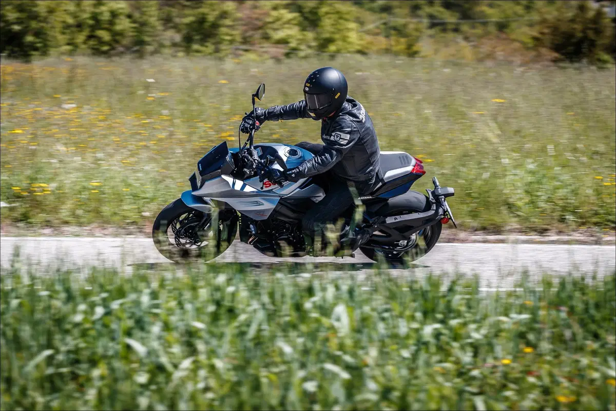 Le replicanti: Kawasaki Z900RS vs Suzuki Katana 1000 vs Triumph Speed Twin (6)