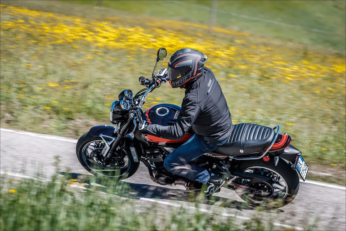 Le replicanti: Kawasaki Z900RS vs Suzuki Katana 1000 vs Triumph Speed Twin (10)
