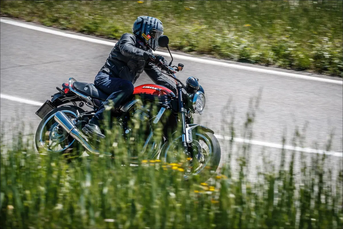 Le replicanti: Kawasaki Z900RS vs Suzuki Katana 1000 vs Triumph Speed Twin (13)