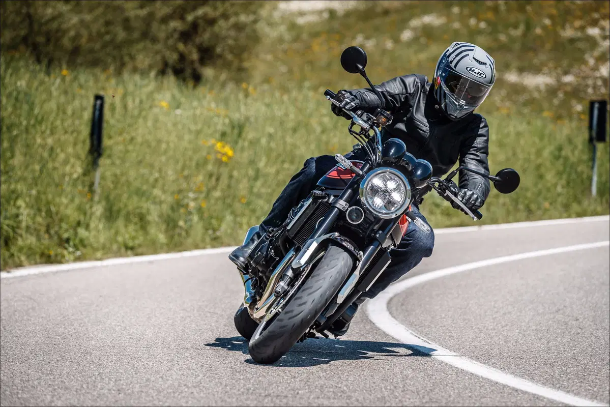 Le replicanti: Kawasaki Z900RS vs Suzuki Katana 1000 vs Triumph Speed Twin (17)