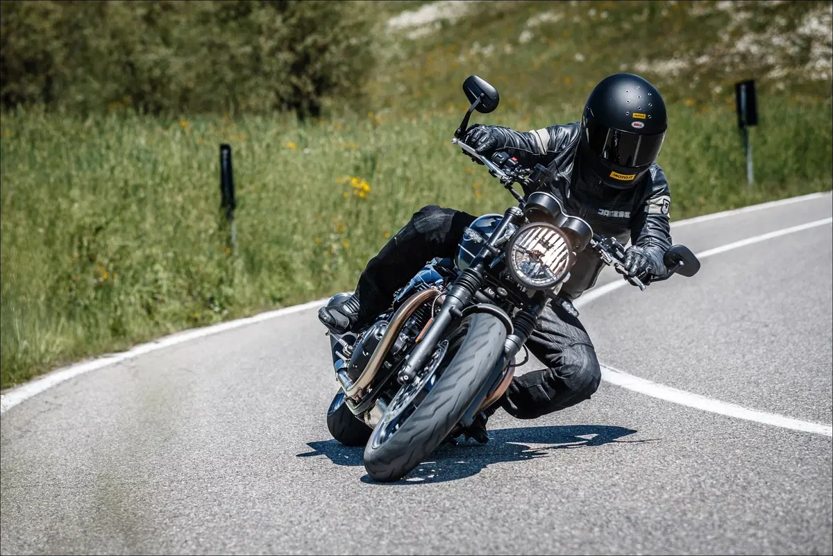 Le replicanti: Kawasaki Z900RS vs Suzuki Katana 1000 vs Triumph Speed Twin (18)