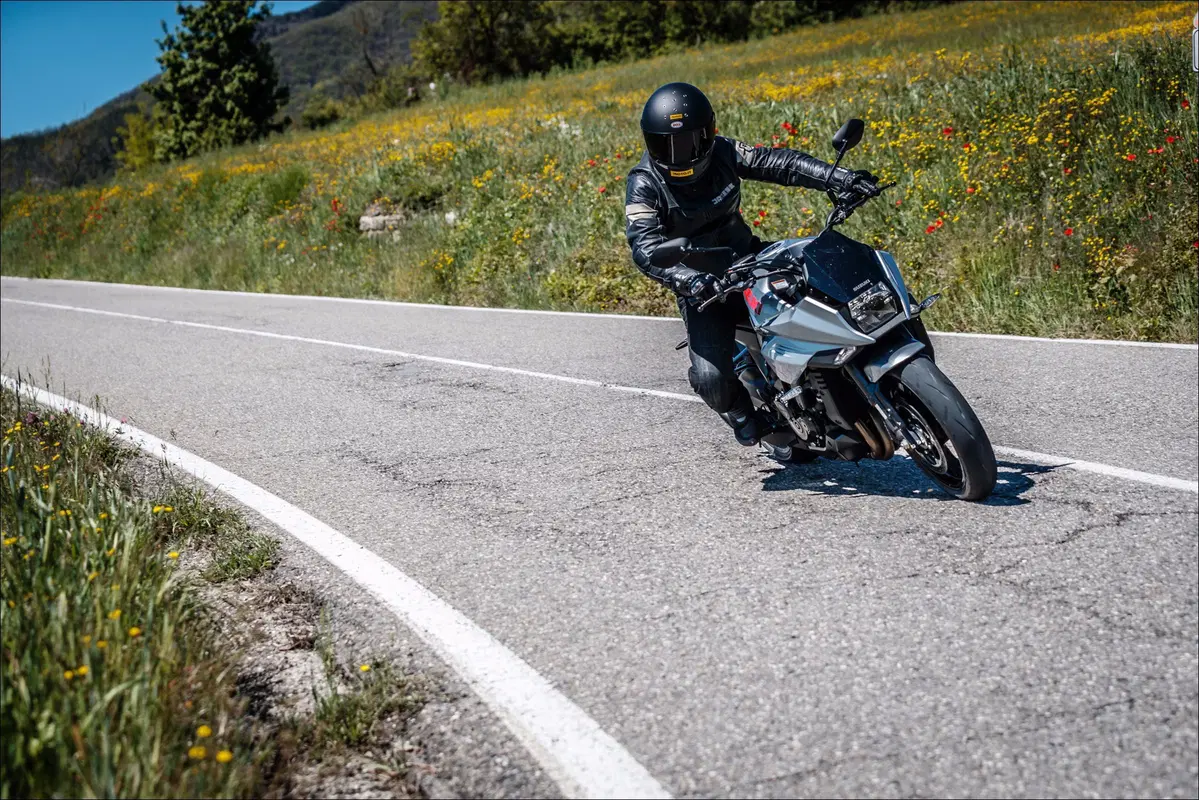 Le replicanti: Kawasaki Z900RS vs Suzuki Katana 1000 vs Triumph Speed Twin (22)
