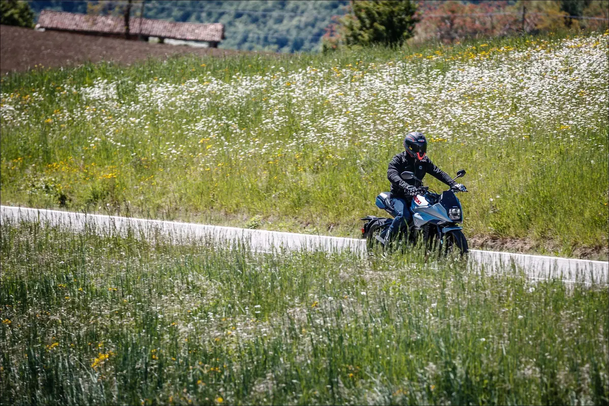 Le replicanti: Kawasaki Z900RS vs Suzuki Katana 1000 vs Triumph Speed Twin (23)