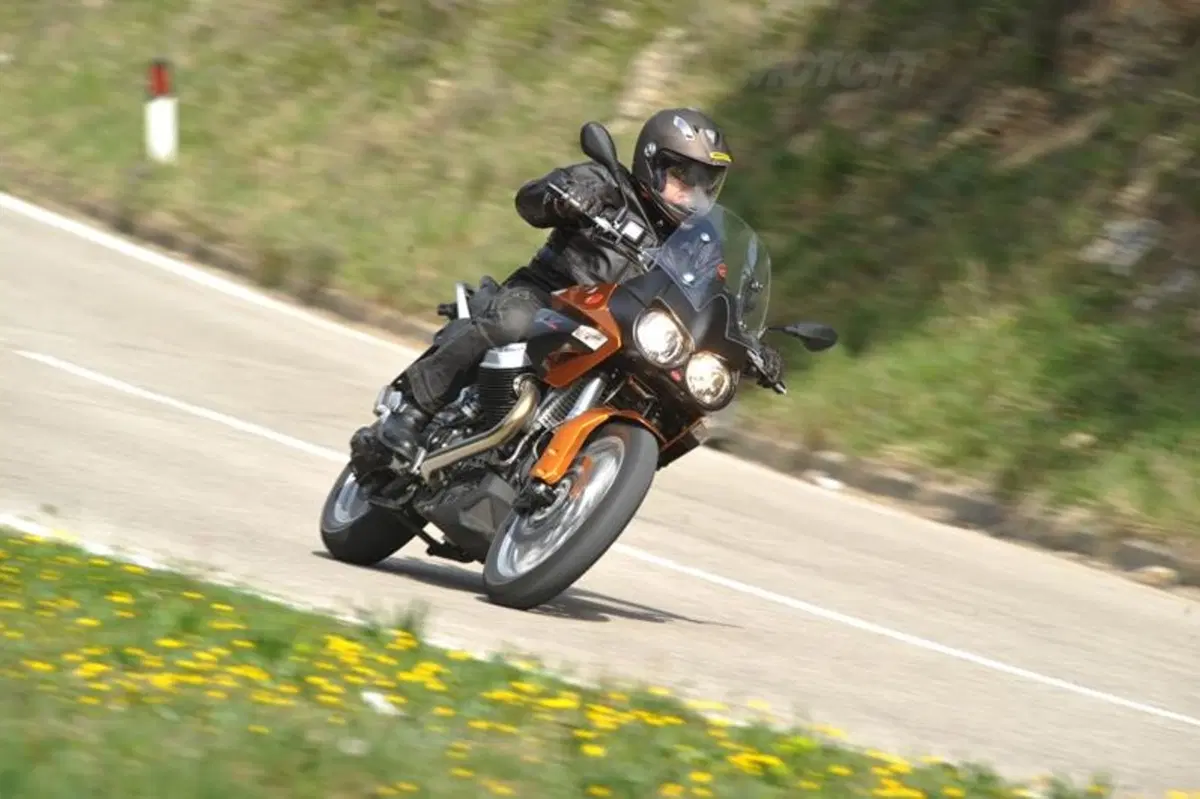 Moto Guzzi Stelvio 1200 8V e NTX   (3)