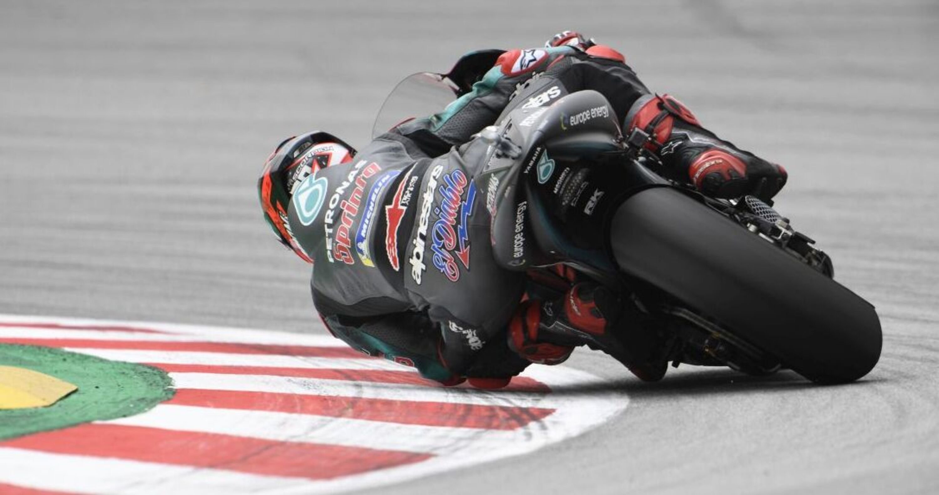 MotoGP 2019. Quartararo &egrave; il pi&ugrave; veloce nelle FP1 di Assen. Lorenzo brutta caduta