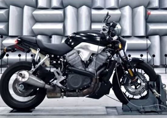 Harley-Davidson: brevetta il “Bareknuckle” dopo il mitico “Knucklehead”