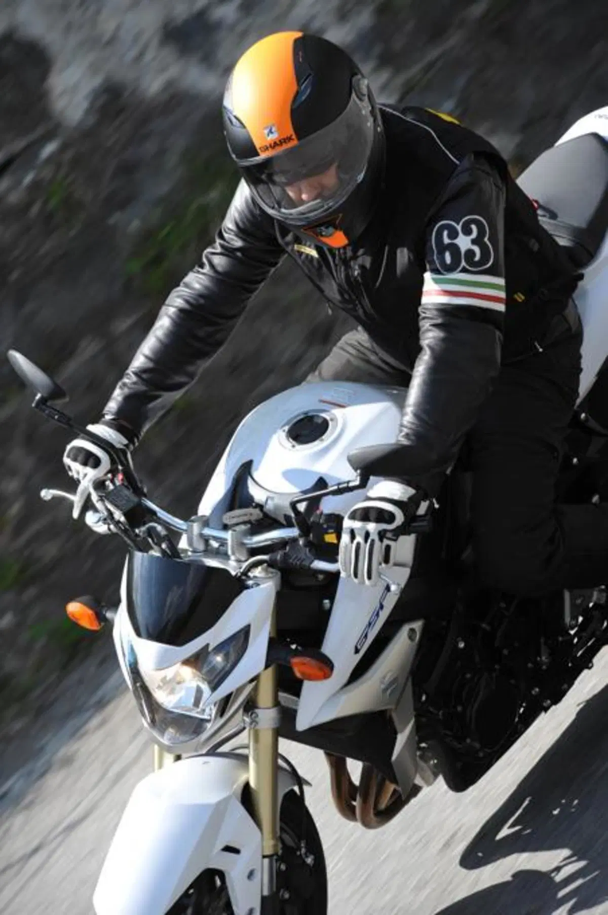 Test caschi. Shark Vision-R