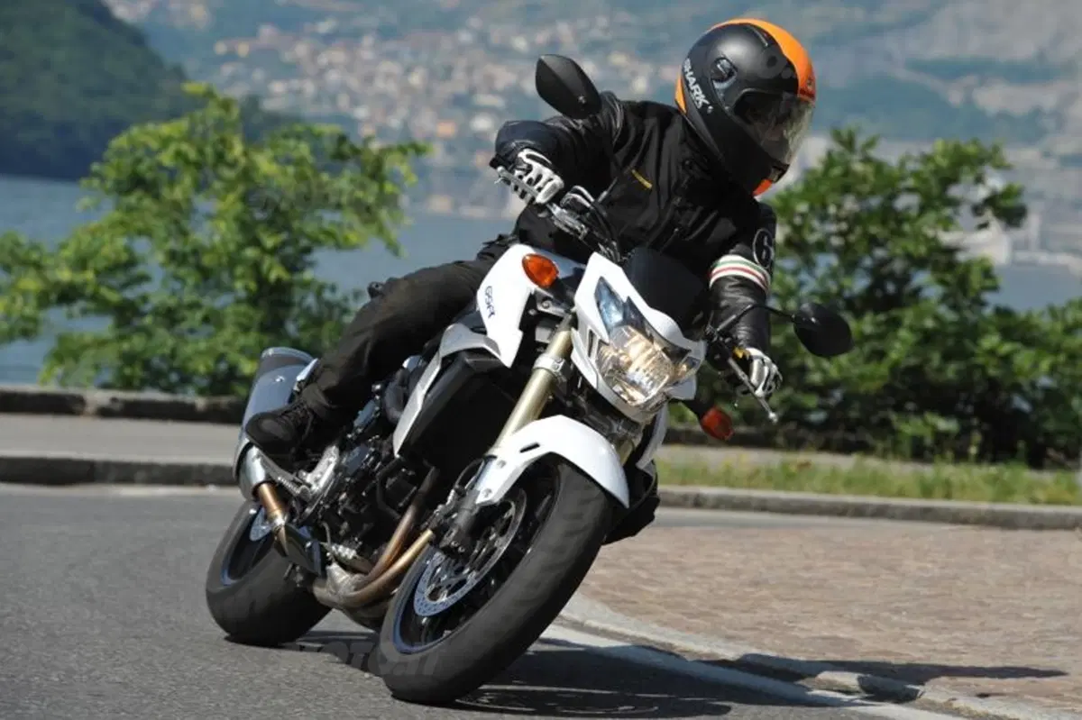 Test caschi. Shark Vision-R (7)