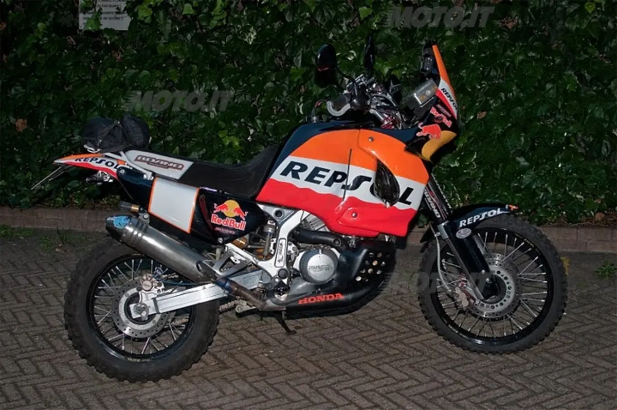 Special Honda Africa Twin XRV 750  (3)