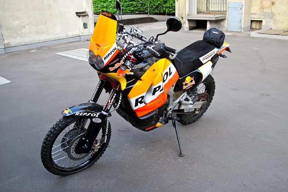 Special Honda Africa Twin XRV 750  (5)