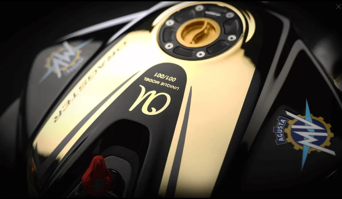 MV Agusta Dragster RC Shining Gold. Oro puro (6)
