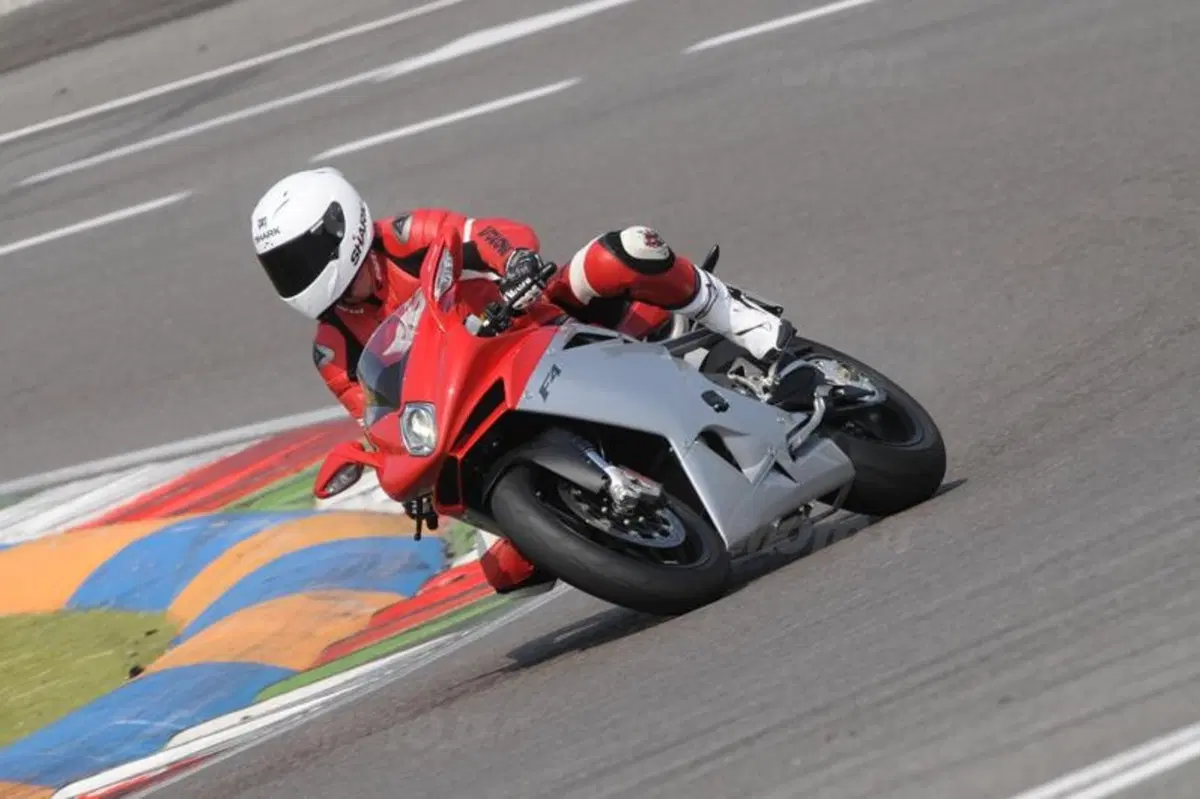 Test caschi. Shark Race-R Pro (4)