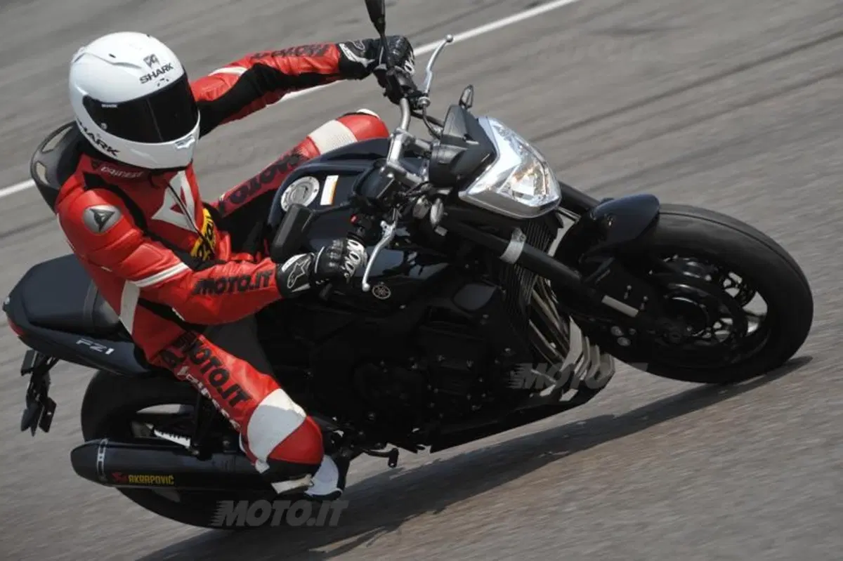 Test caschi. Shark Race-R Pro (7)