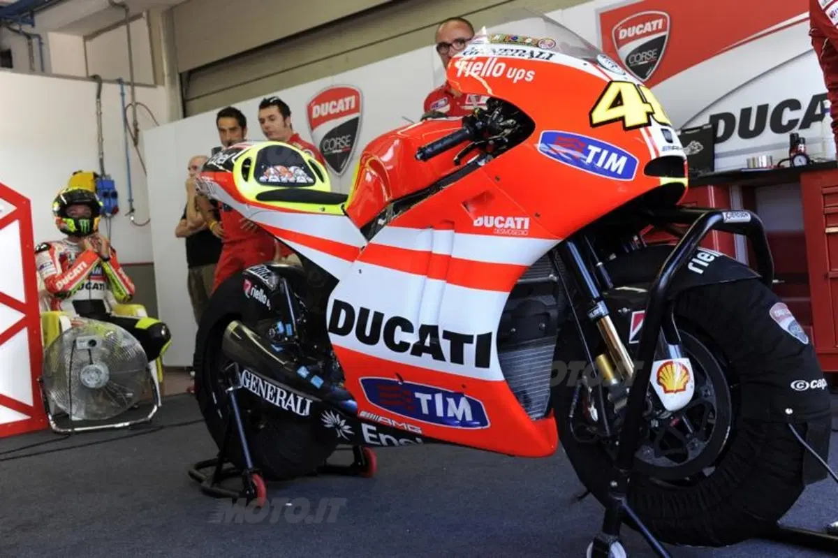 Rossi sulla Ducati GP12: "Andiamo nella direzione giusta" (7)