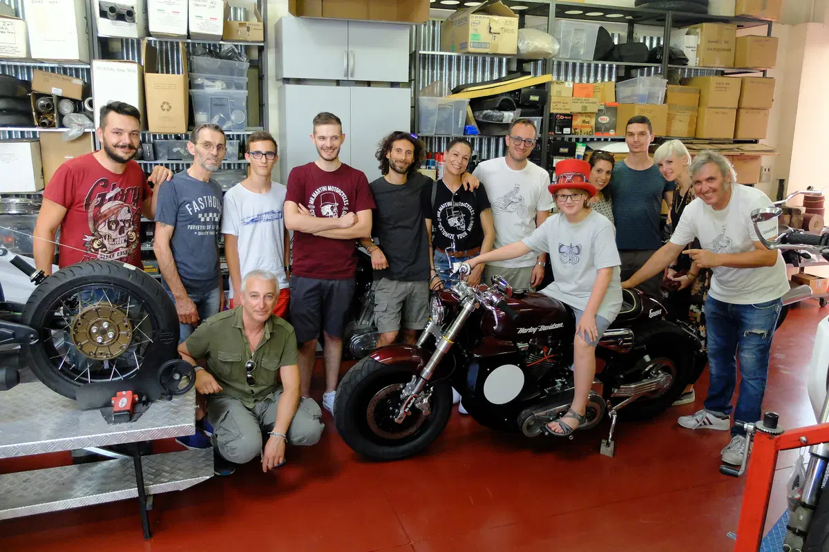 Mr Martini: l'officina, le moto, il ristorante, l'artista (4)