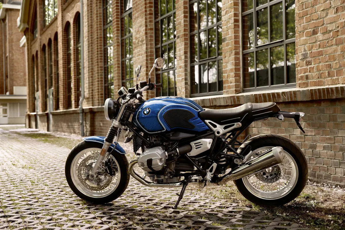Nuova BMW R nineT/5, 50 anni di storia a Berlino (2)
