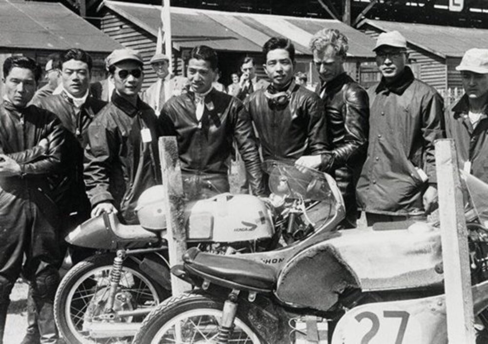 Il team Honda all&#039;esordio mondiale al TT del 1959