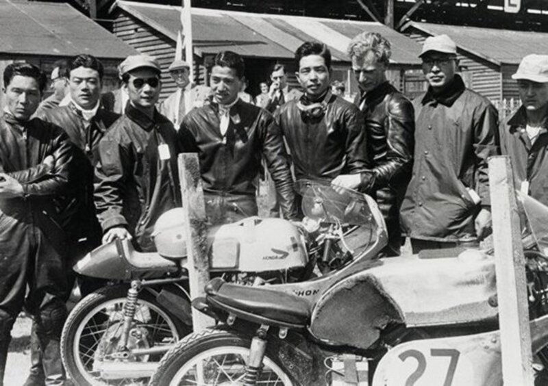 Il team Honda all&#039;esordio mondiale al TT del 1959