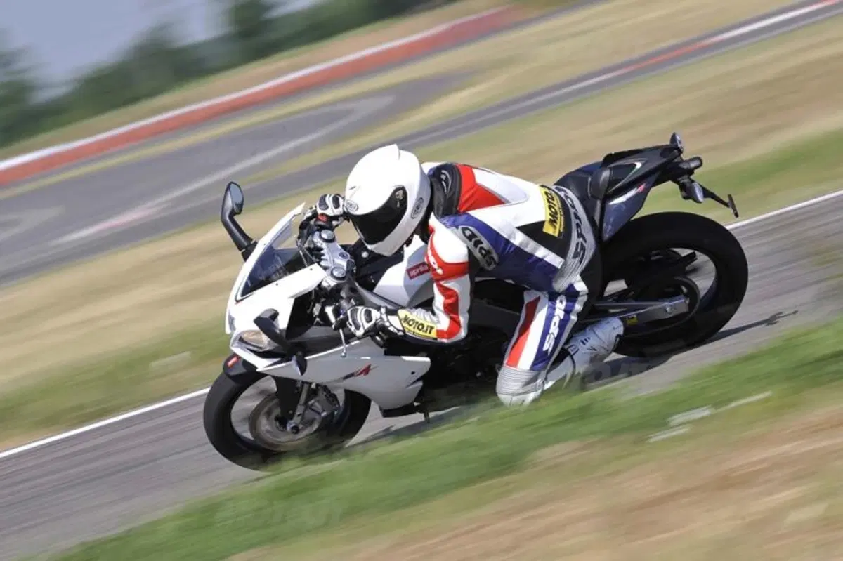 Aprilia RS4  (5)