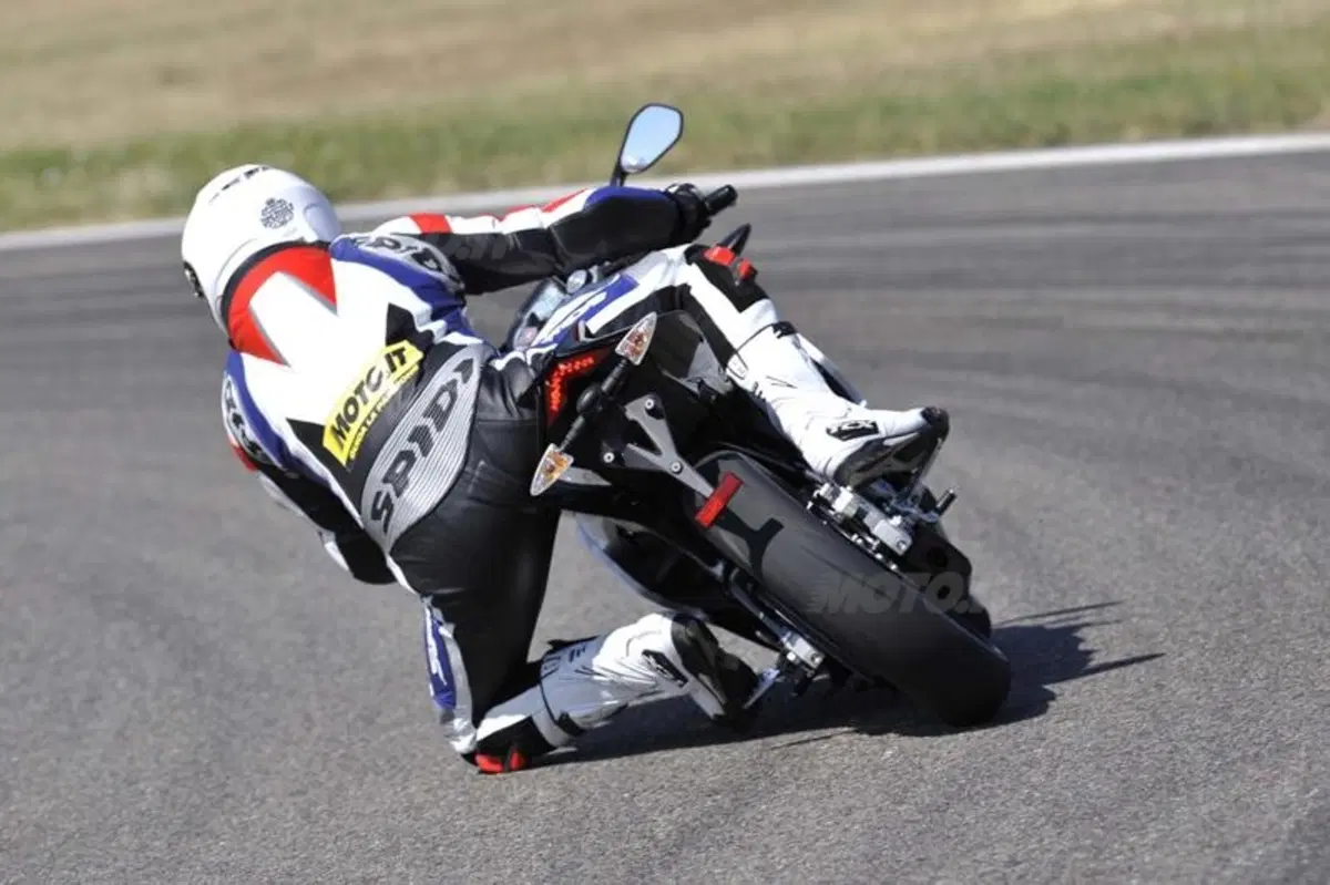 Aprilia RS4  (6)