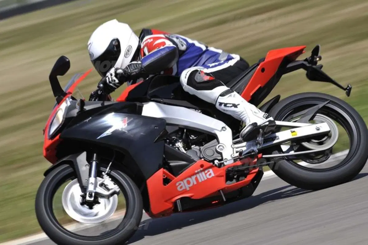 Aprilia RS4  (8)