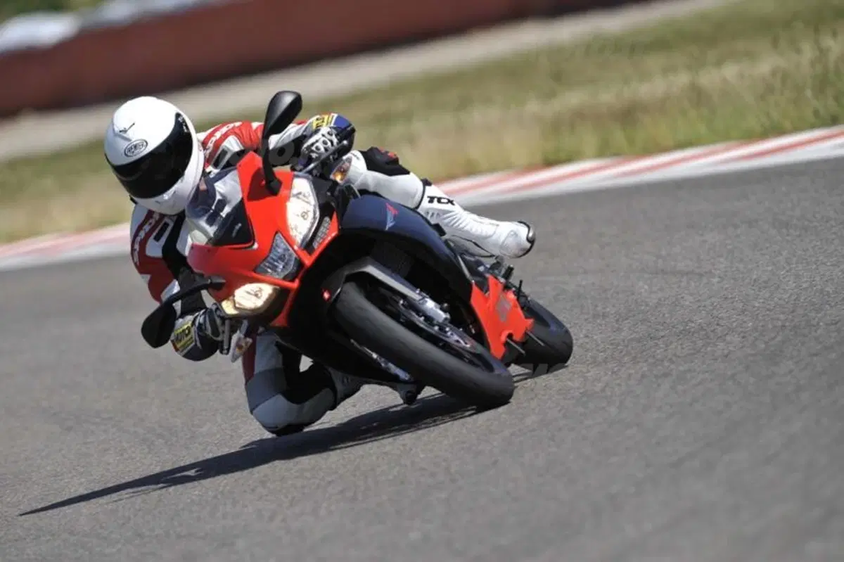 Aprilia RS4  (9)
