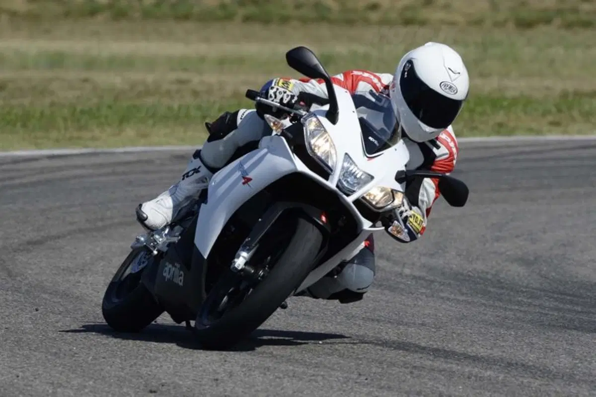 Aprilia RS4  (11)