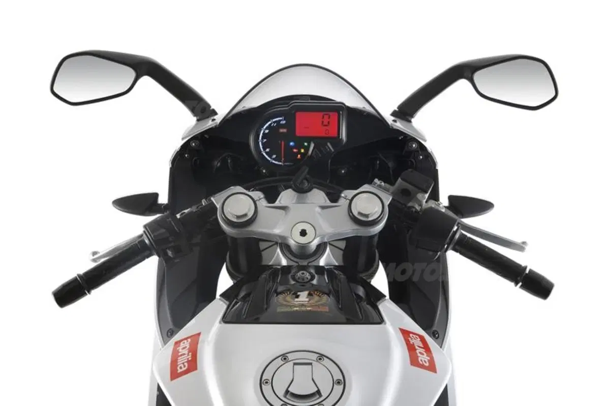Aprilia RS4  (18)