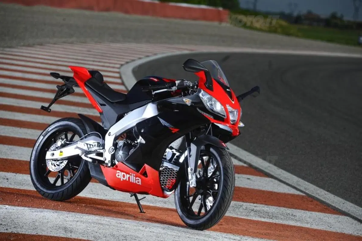 Aprilia RS4  (27)