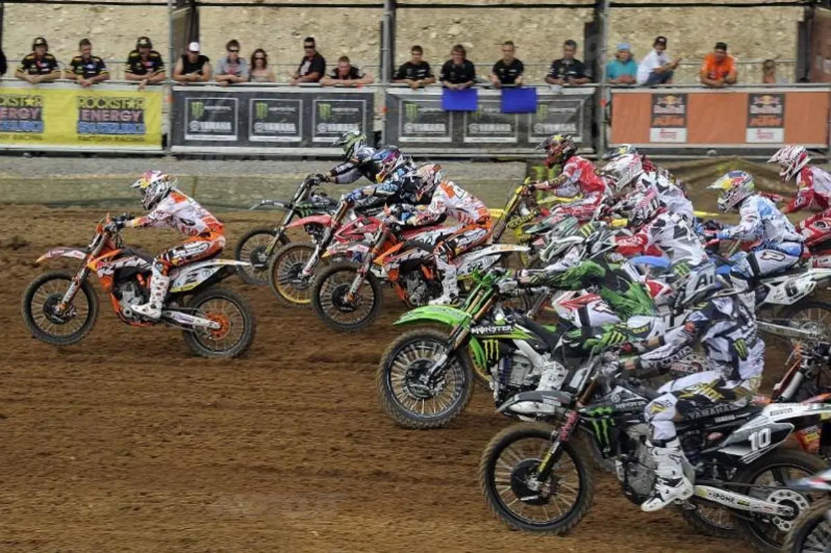 Conferma dei leader nelle qualifiche di St. Jean d'Angely (10)