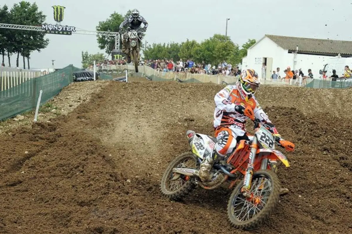 A Frossard e Searle la prima vittoria stagionale St. Jean d'Angely (27)