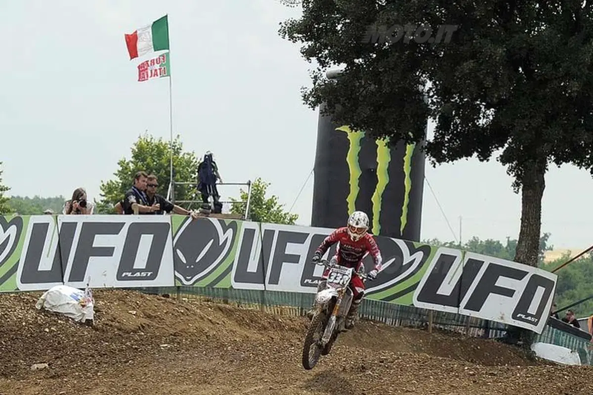 A Frossard e Searle la prima vittoria stagionale St. Jean d'Angely (33)